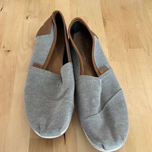 Men’s Toms Size 11 Slip Ons